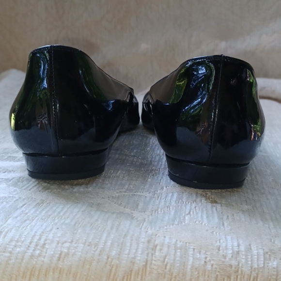 Christian Louboutin flats. - Picture 10 of 13